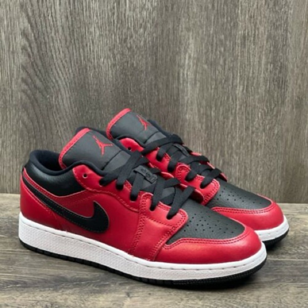 Nike air jordan’s size 4youth really good condition worn 2x